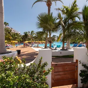 1 Bed Near The Pool Apartment